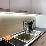 Lumturi Resident Apartamento *