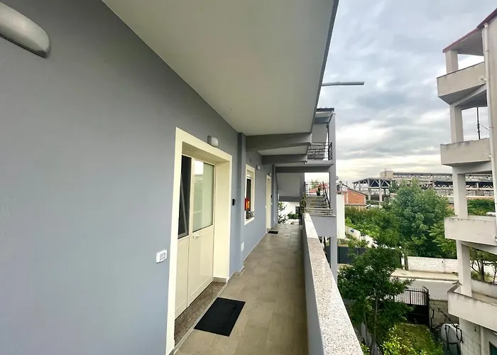 Lumturi Resident *