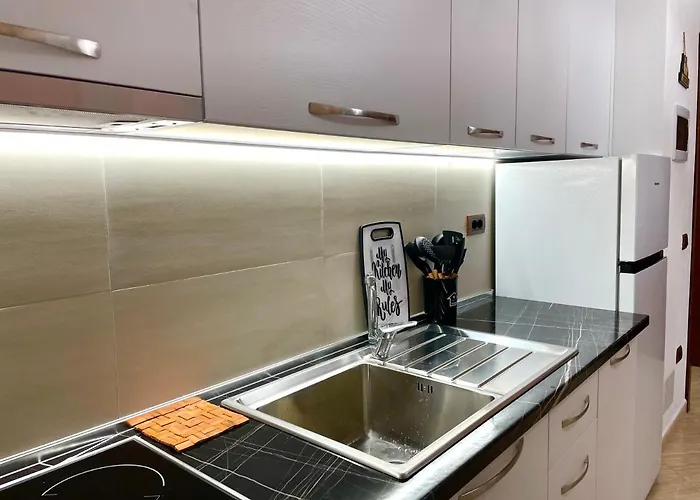 Lumturi Resident Apartman *